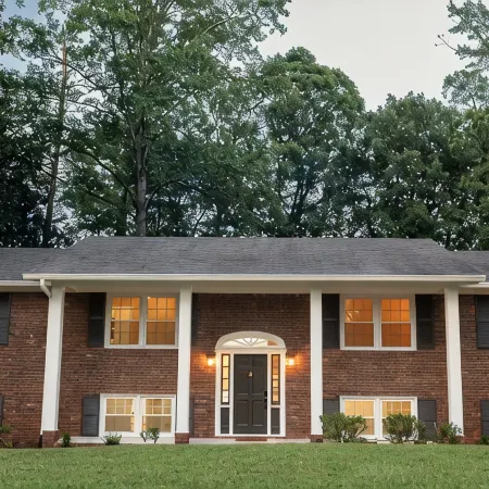 Spacious 6 bedroom home near Downtown Macon!