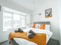 4BR 3BA Wigan Home | Long Stays Welcome - parking