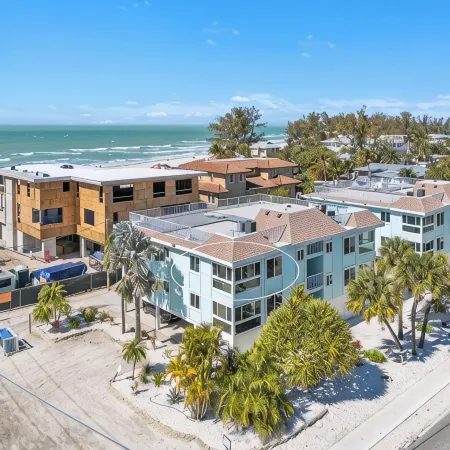 Sandy Cheeks & Barefeet, Gorgeous Interior Gulf Beach Place, Pool, on Beach Side