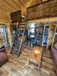 Reboot, Recover, Recreate…Centrally located 20 acre Mill Creek getaway cabin! - WiFi