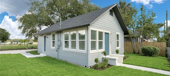 Luxury StayComfy at WinterHeaven Hotels in Winter Haven