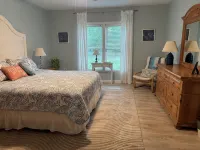 Beautiful, Spacious, Pet Friendly Home in 2 Miles from the Beach! - ブティック