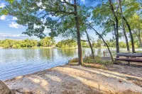 Luxury Tiny Home with private sand beach lake access and Hot Tub - 4-Star