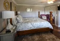 "  in Ground  Salt Water Pool    3 Bedrooms 2Baths "Sleeps 8   1st  Level. - Private Pool