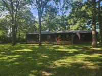 Charming 3-bedroom cabin in delightful Stockton with WiFi, AC, - WiFi