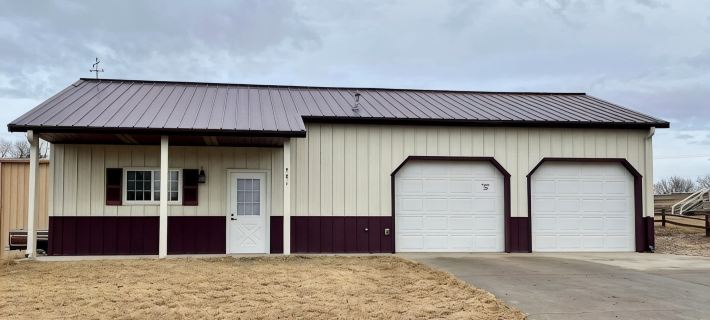 Store that boat inside!  Blocks to boat ramps/Marina & Restaurant Hotels in Brule County