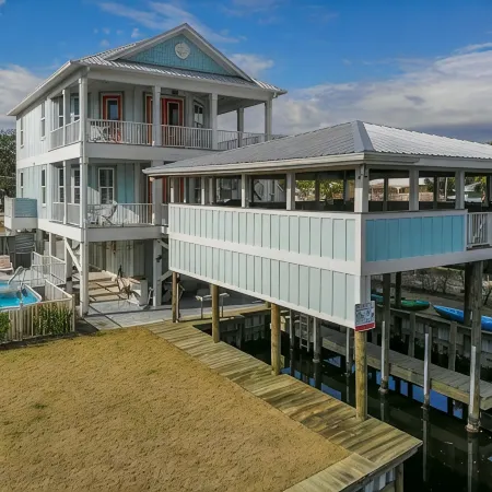 Pet Friendly, Boaters Paradise, 2 Boat Slips, Covered Outdoor Kitchen & Pool