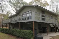 Waterfront 5 Bedroom - Homestays