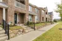 Stylish Living in Vibrant Frisco - balcony