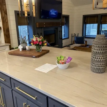 Modern cabin on beautiful Lake Greeson 45 minutes from Hot Springs!