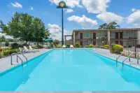 Days Inn by Wyndham Hurricane Mills - Wifi