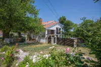 House Josip - 3 tähden