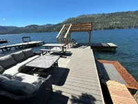 Lakefront Cabin with private pier on Donner Lake - ชาเลต์