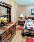 "Holland Hills" offers a clean, quiet, comfortable stay. Paved access. Nice area - 2-Star
