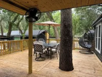 Farmhouse Villa Near Epperson Lagoon - Boutique