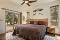 Custom Home with Two Private Master Suites and Heated Garage - Wifi