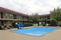 Budget Inn Alexandria - Swimmingpools