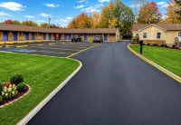 Westgate Manor Motel Austintown & Youngstown Ohio - Parking