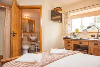 The Little Crown Inn - 4-Star