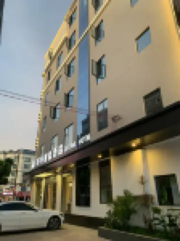 齊興智能飯店（石屏米軌小火車石屏古城店）