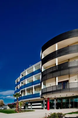 S Hotel Hotels in Цона Индузтријале Вал Пезкара