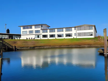 Saltwater Inn Отели рядом с достопримечательностью «Уэстпарк Маритайм Музеум»