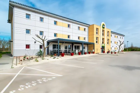 B&B HOTEL Cholet Nord Отели рядом со станцией Gare de Cholet