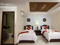 Chang Siam Inn Các khách sạn gần Trung tâm mua sắm Central Embassy