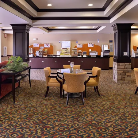 Holiday Inn Express & Suites LINCOLN-ROSEVILLE AREA by IHG