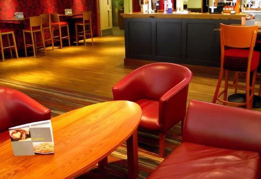 1. 프리미어 인 글..