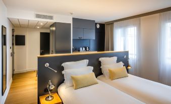 Best Western Plus Suitcase Paris la Defense