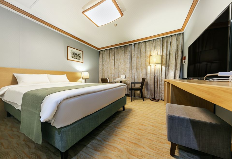 프라임관광호텔 주변의 번화가 모습