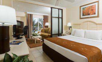 Comfort Suites Paradise Island