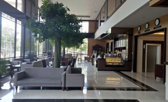 Aria Centra Surabaya