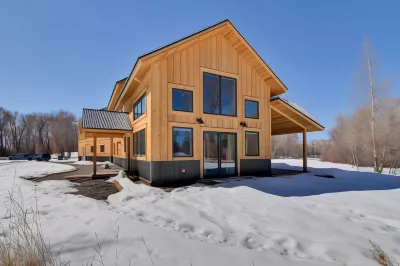 Riverfront Home w/ BBQ: 2 Mi to Downtown Gunnison! Hotels near Quartz Creek Trail Rides
