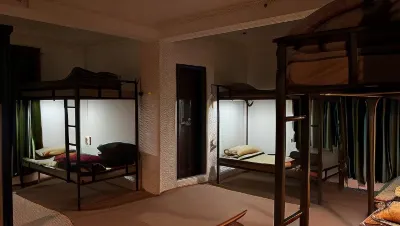 Cafe Eilish and Retreat Отели рядом с достопримечательностью «Кара Лейк Бхаба Вэлли»