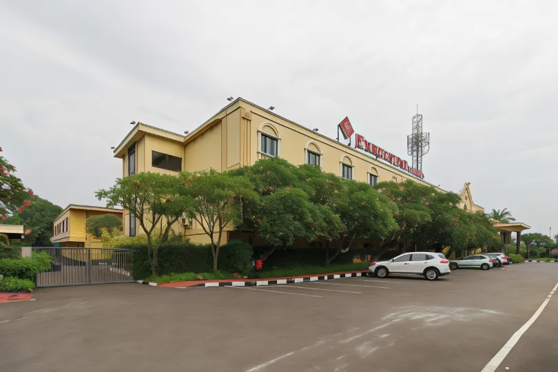 RedDoorz Plus near Dunia Fantasi Ancol