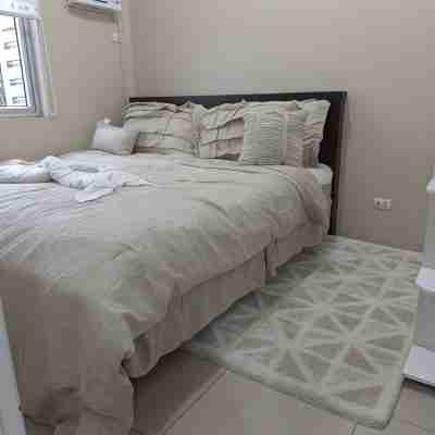 Elegant 2 Bedroom Unit Avida27 Rooms