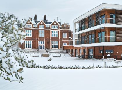 Wivenhoe House Hotel