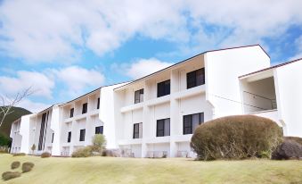 Menard Aoyama Resort Hotel Schönvert - Housity