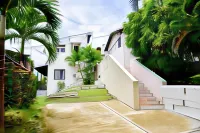 Morris Apartments Hotels in Holetown