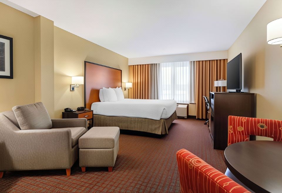 Best Western Plus Cascade Inn Suites - Housity
