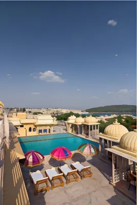 Chunda Palace Các khách sạn gần Fateh Sagar Lake