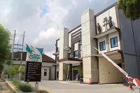 Green Garden Hotel Các khách sạn ở Tuban