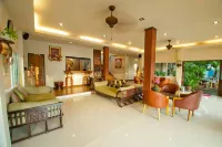 โรงแรมฟ้าหลวงเรสซิเด้นซ์ - 3 ดาว