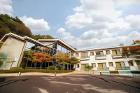 HK Resort Hotel in zona Cascata Biryong