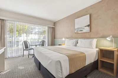 Econo Lodge Dockside Glenelg Hotels near Glenelg Foreshore Playspace