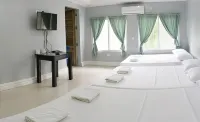Sandscape Hotel - พร้อมระเบียง