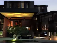 クロスパシャバリセミニャック Lokasi Villa周辺のホテル