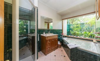 Country Pleasures Bed and Breakfast